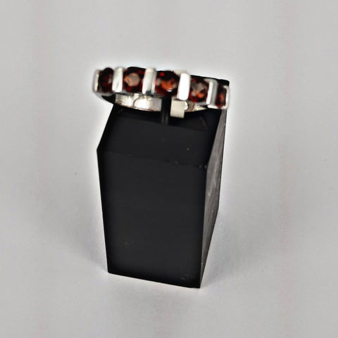 Garnet with 5 Stone in Thin Band