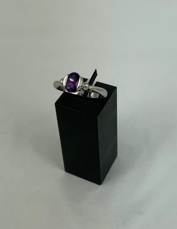 Amethyst 1 Stone