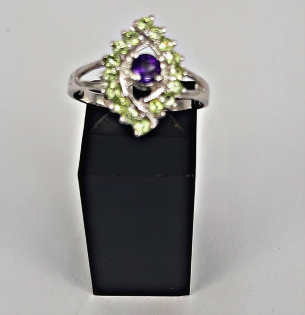 Mixed Amethyst and Peridot Stones