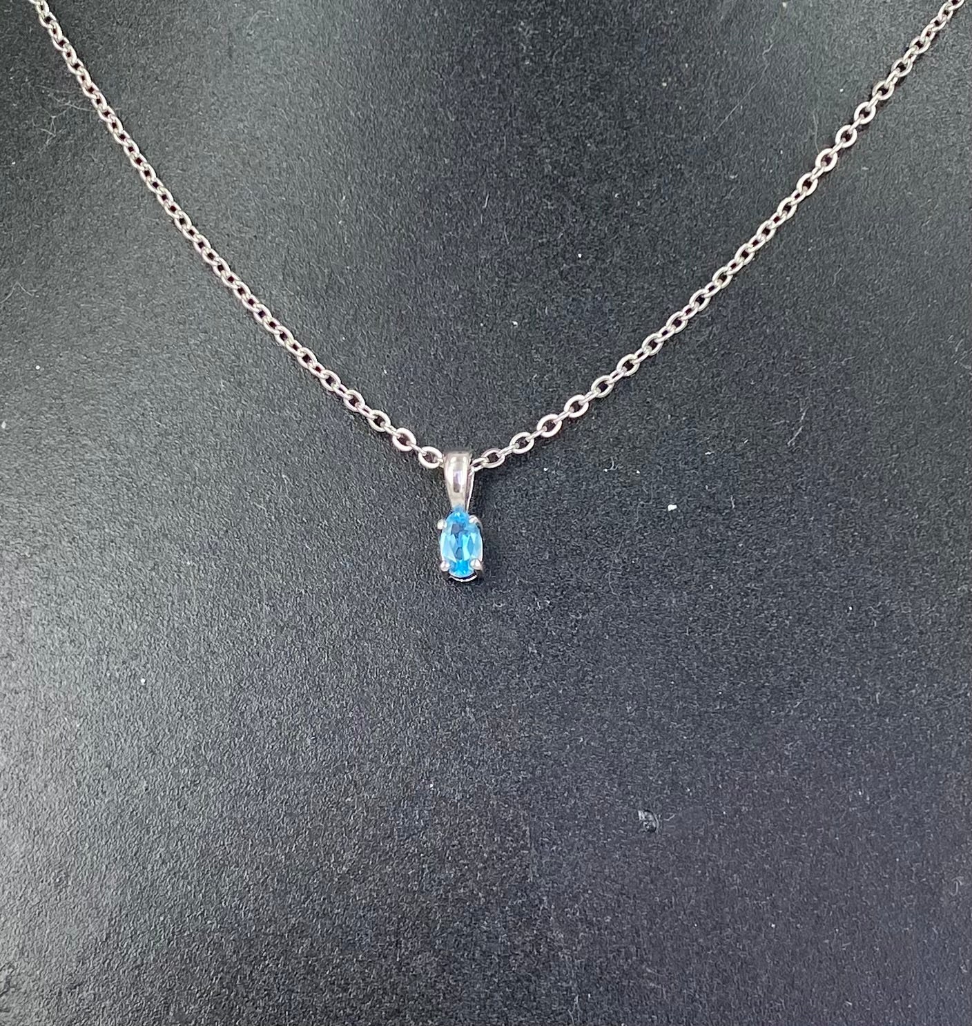 Blue Topaz Pendant 1 Stone