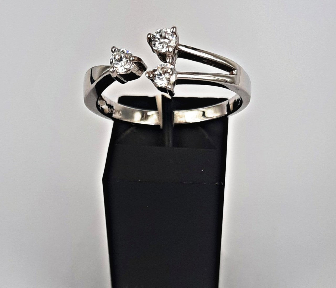 Crystal 3 Stones