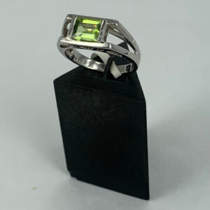 Peridot 1 Stone