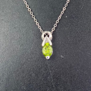 Peridot Pendant 1 Stone