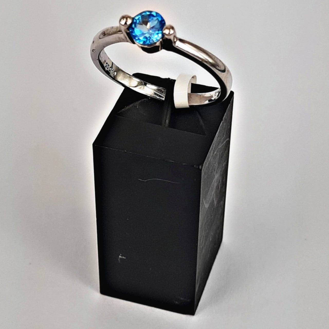 Blue Topaz 1 Stone