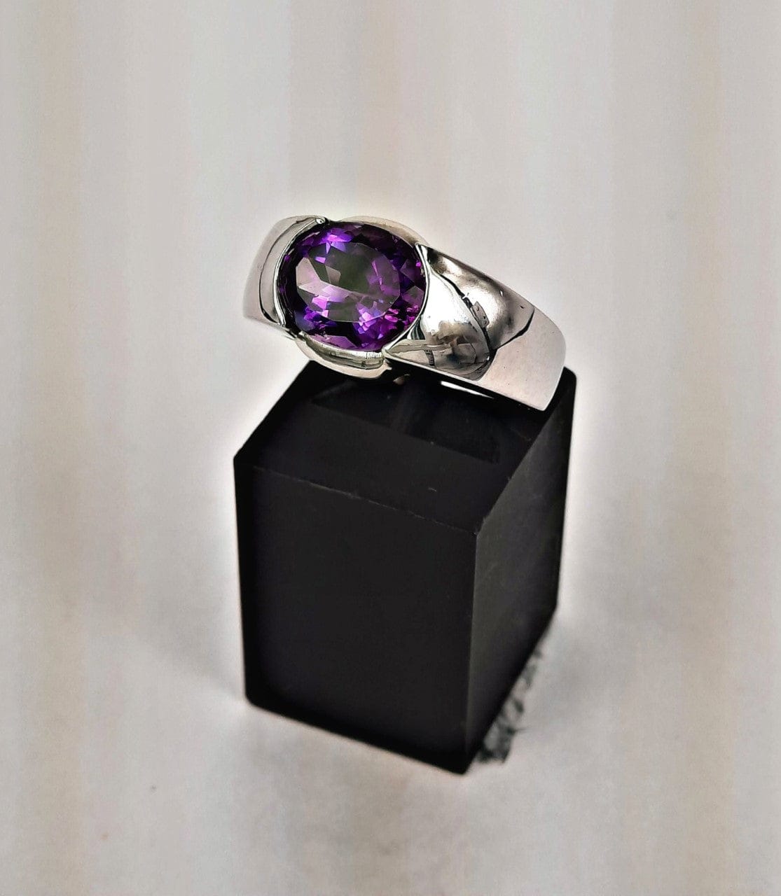 Amethyst Oval Thin
