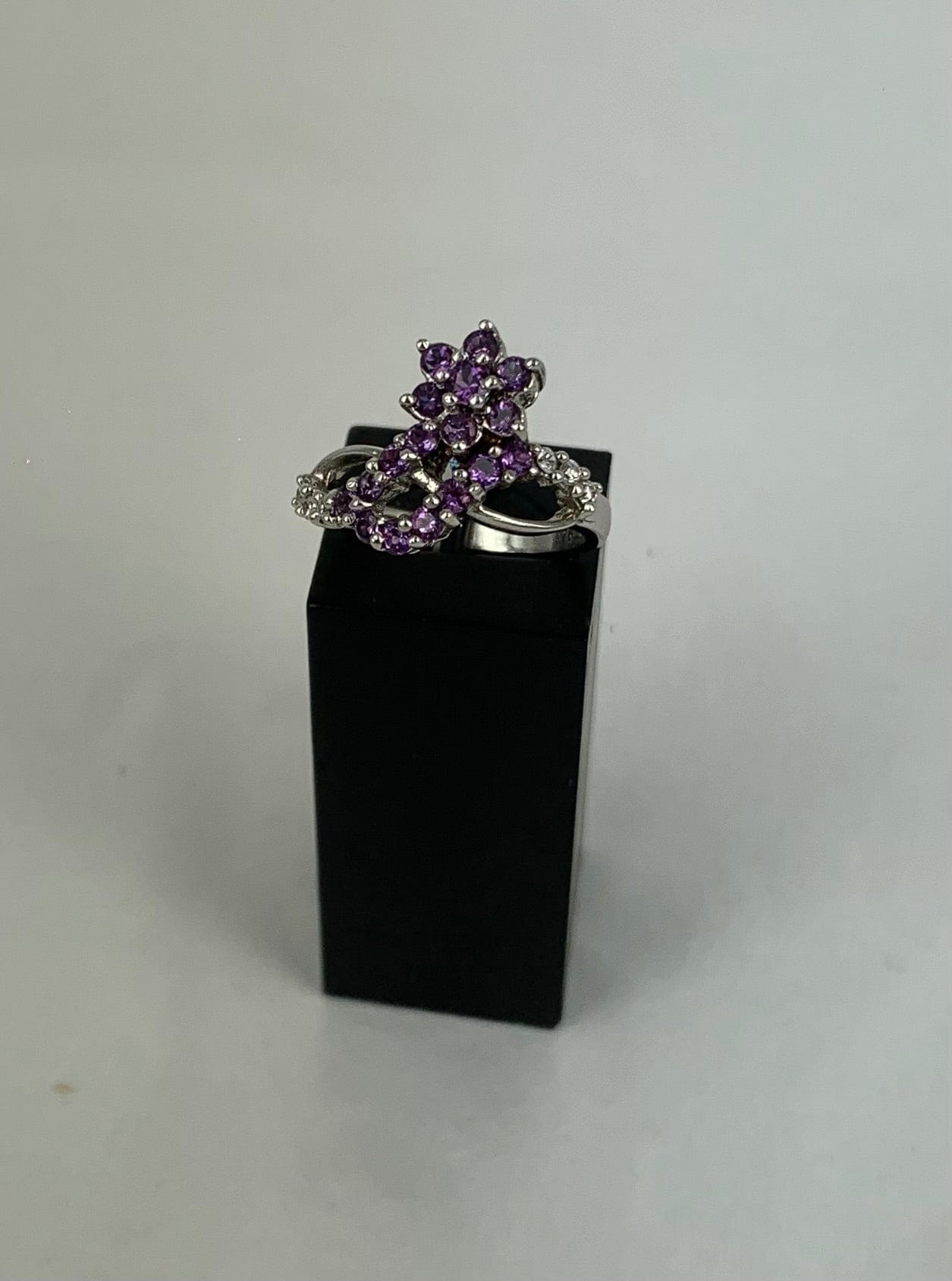 Amethyst 17 Stones with Crystal's
