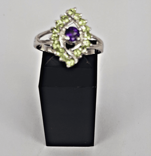 Mixed Amethyst and Peridot Stones