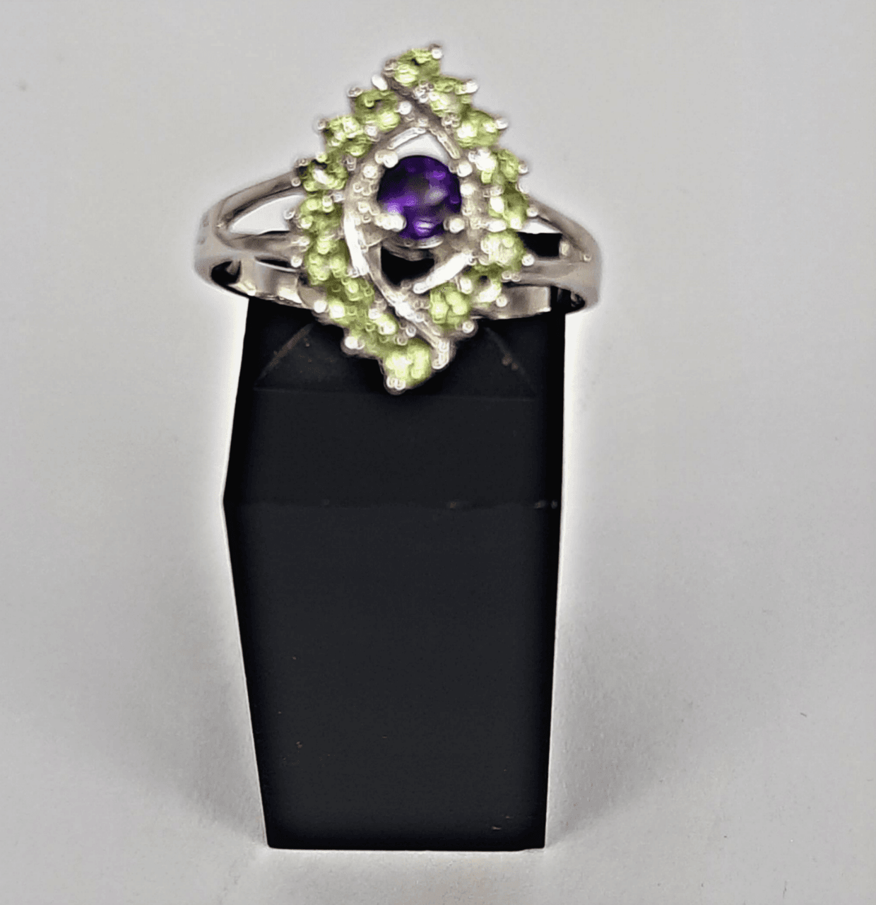 Mixed Amethyst and Peridot Stones