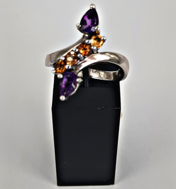 Mixed Amethyst and Citrine Stones