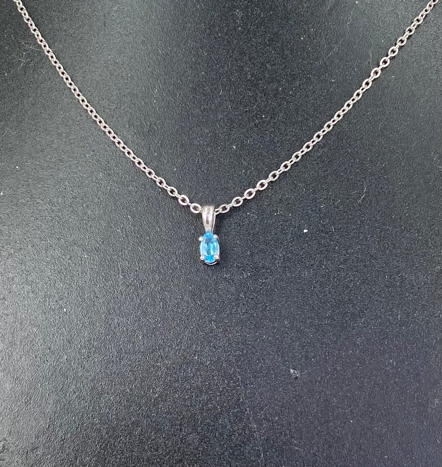 Blue Topaz Pendant 1 Stone
