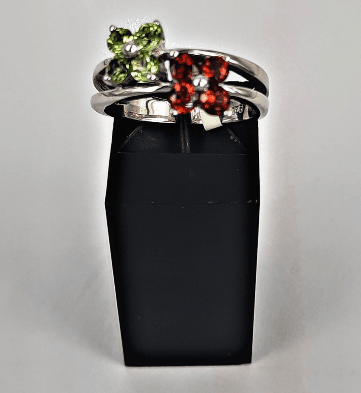 Mixed Garnet and Peridot Stones