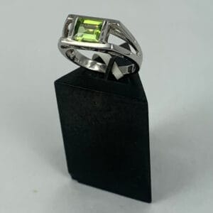 Peridot 1 Stone