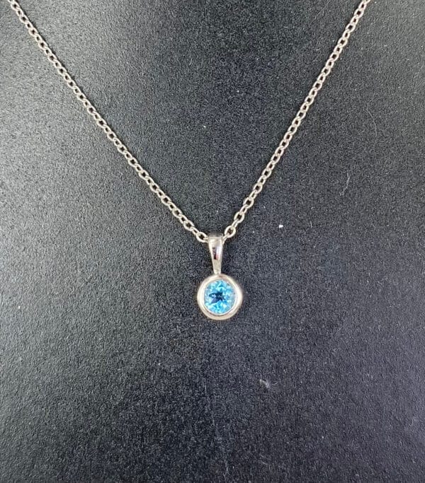 Blue Topaz Pendant 1 Stone