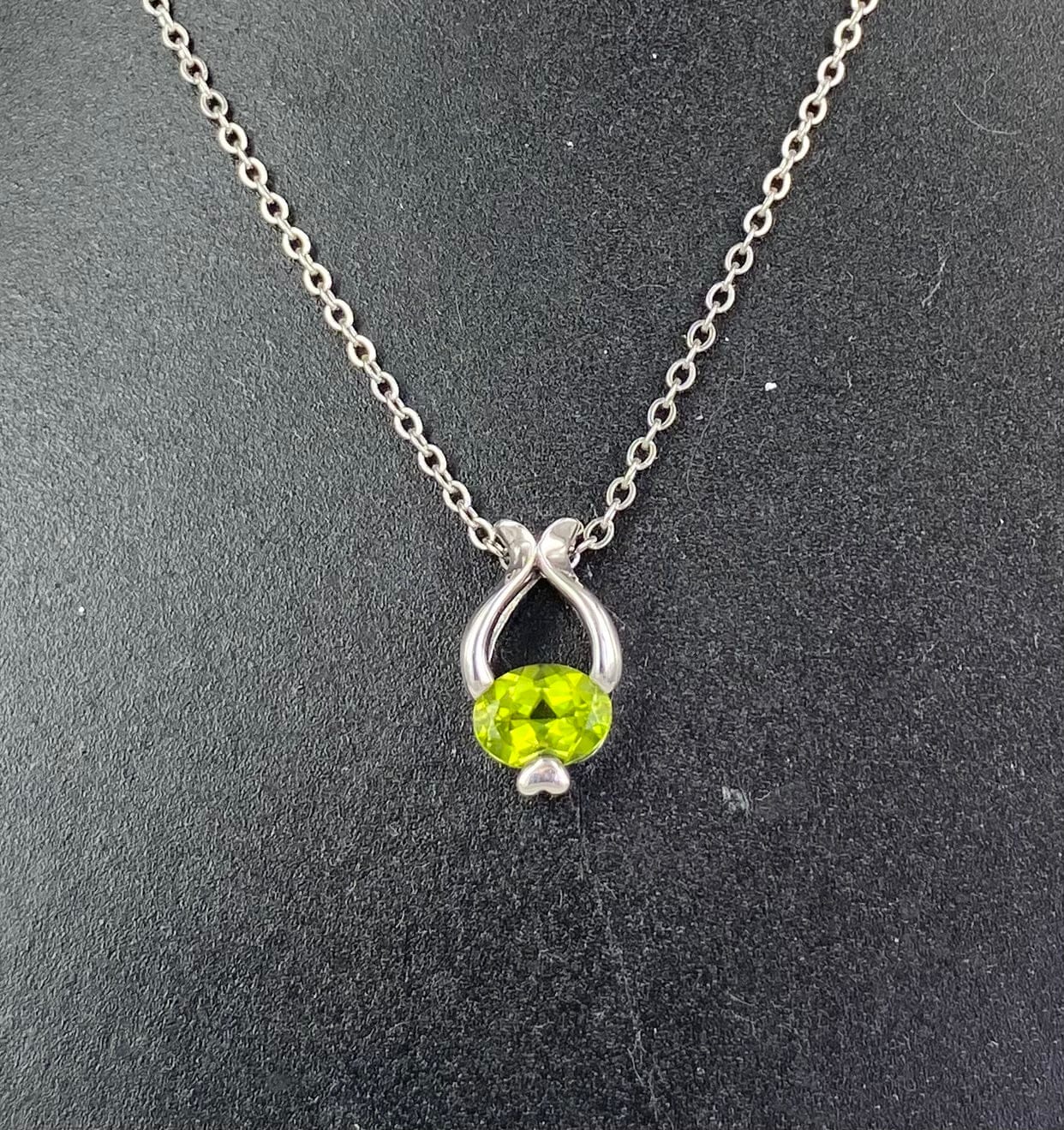 Peridot Pendant 1 Stone