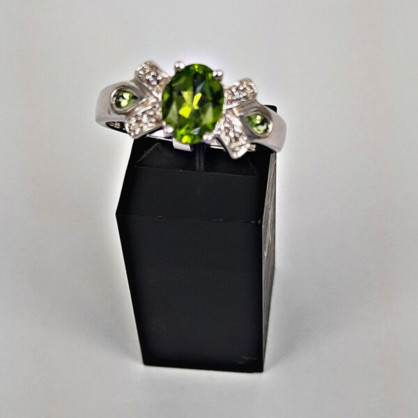 Peridot 3 Stones and Crystals