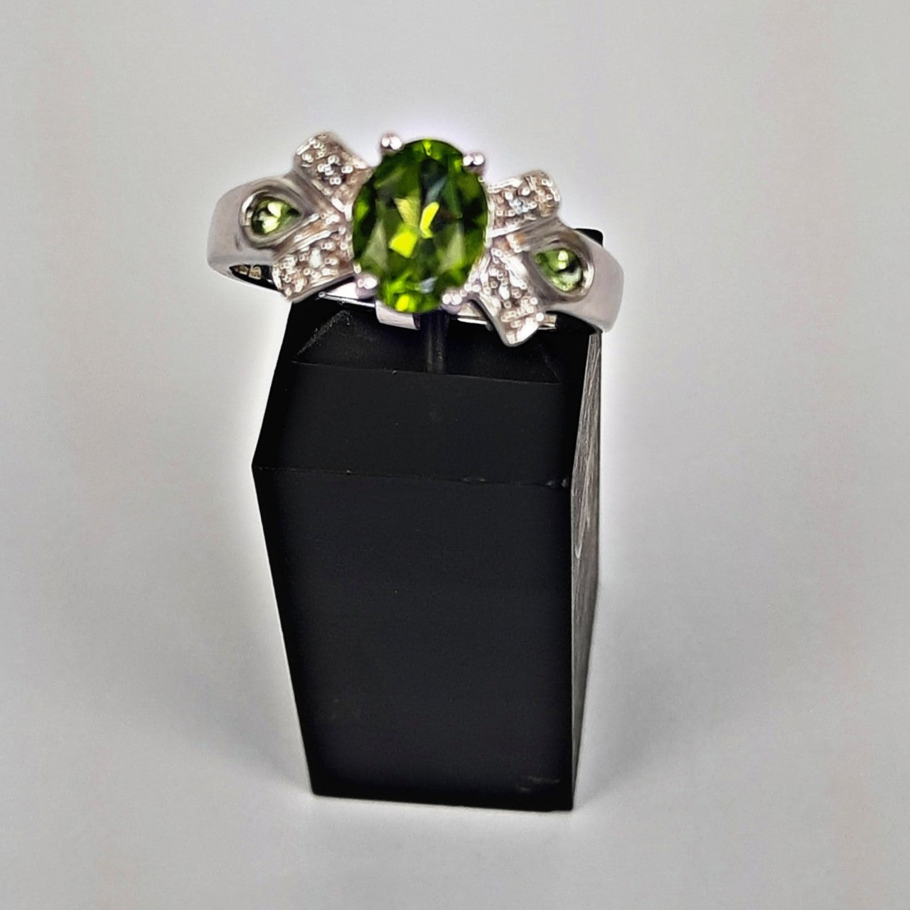 Peridot 3 Stones and Crystals