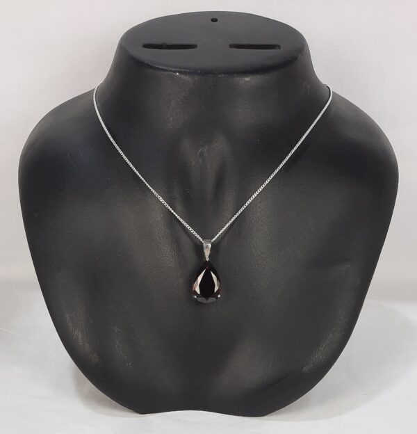Pendant Garnet Teardrop