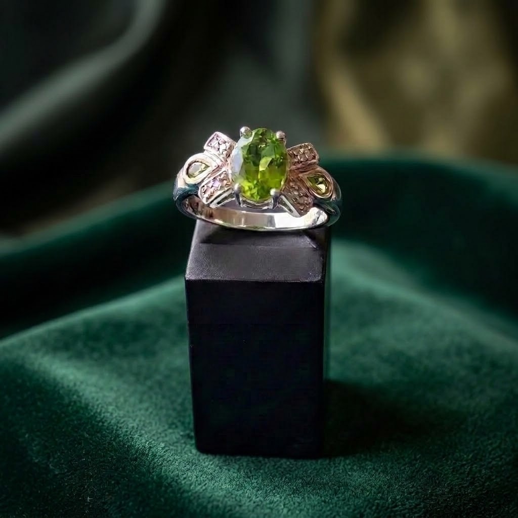 Perodot Ring