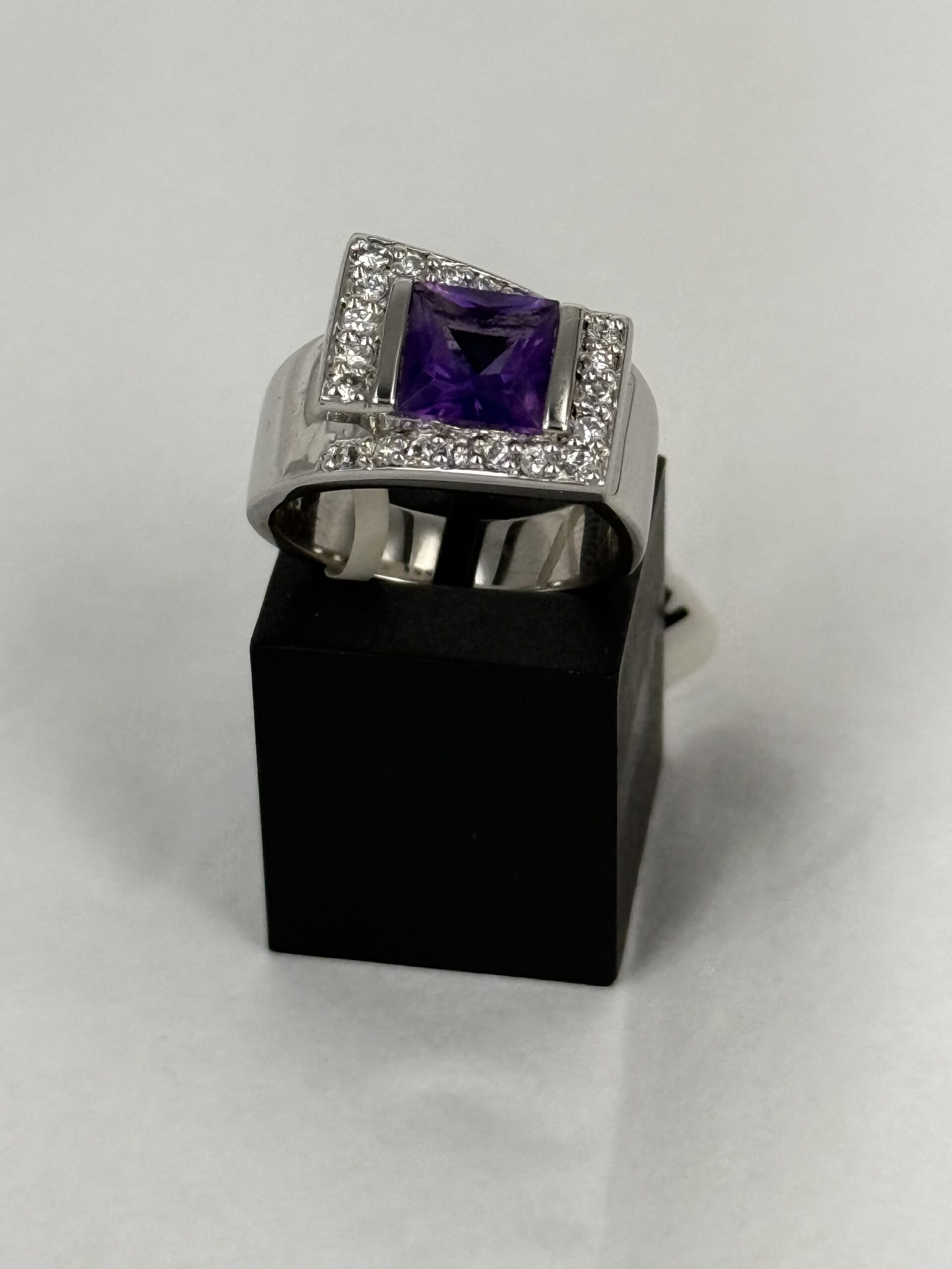 Amethyst 1 Stone with Crystals