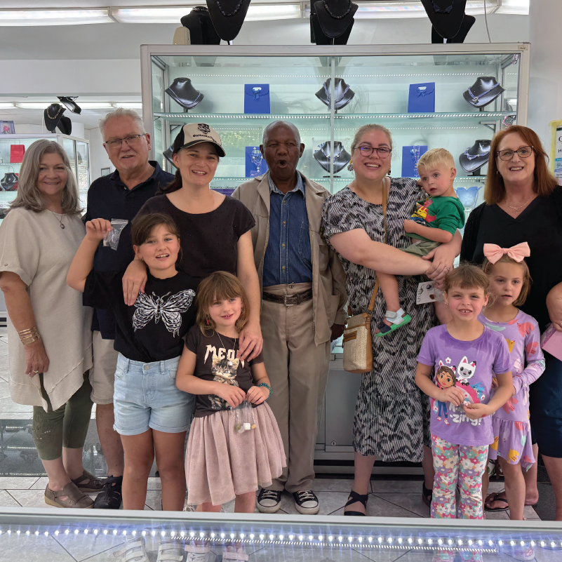 When it comes to things to do in Africa, no visit is complete without exploring Africa’s largest gemstone showroom at Gecko Jewellers. More than just a shop, our showroom is a world-class attraction that blends luxury, education, and adventure — all in one destination.