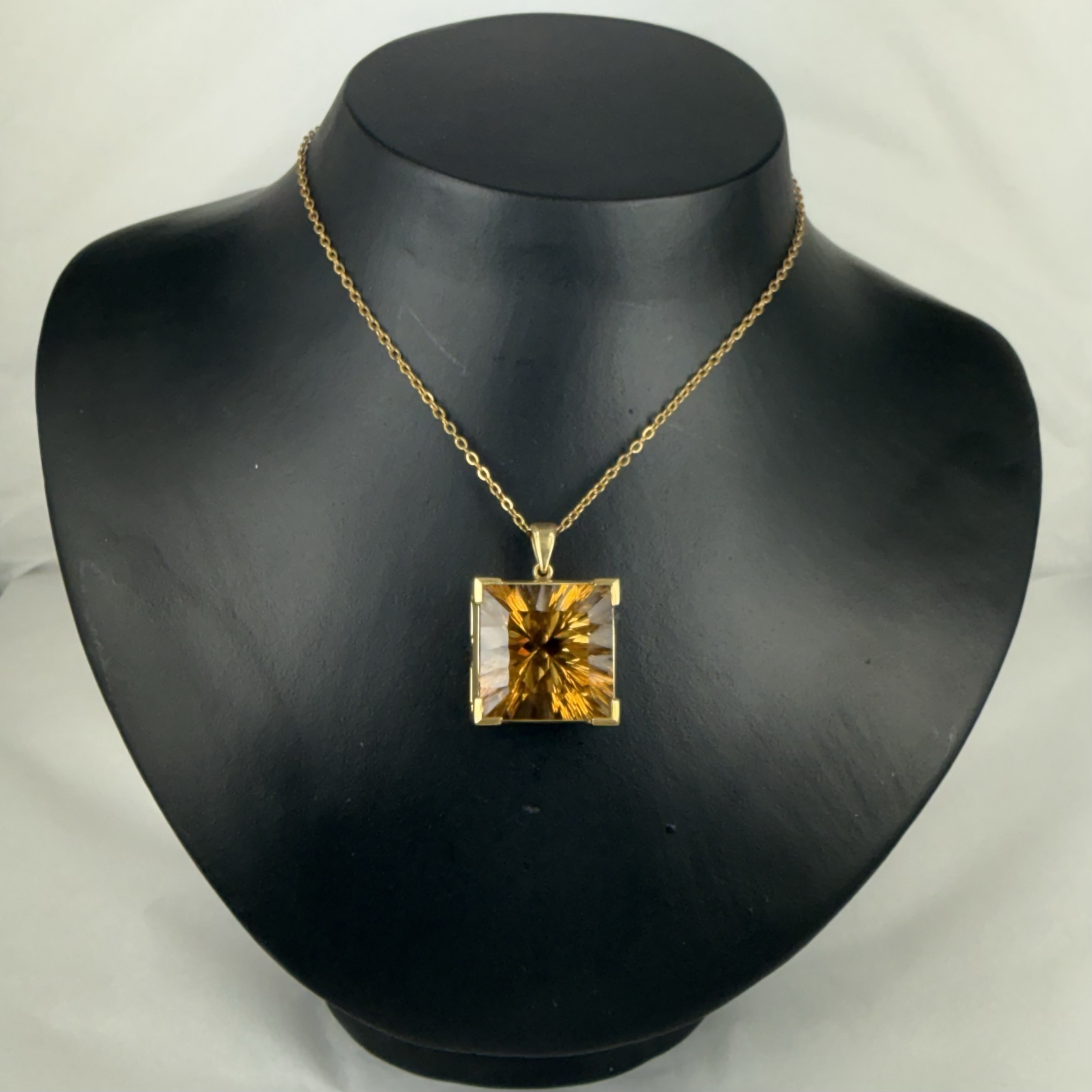 33.27ct Citrine Pendant (20mm Square) in 18ct Yellow Gold